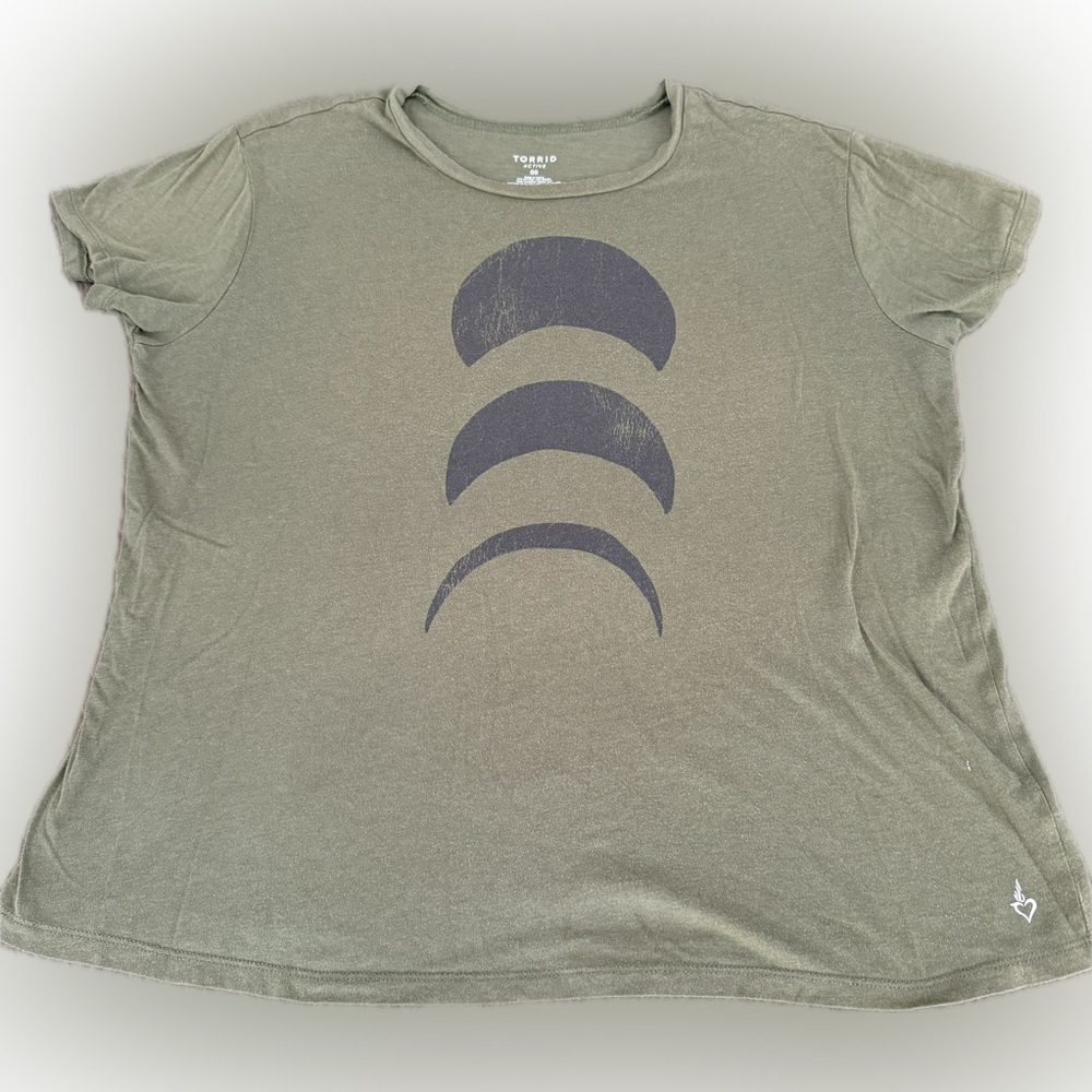 Torrid Active 00 moon phases tee shirt army green goth